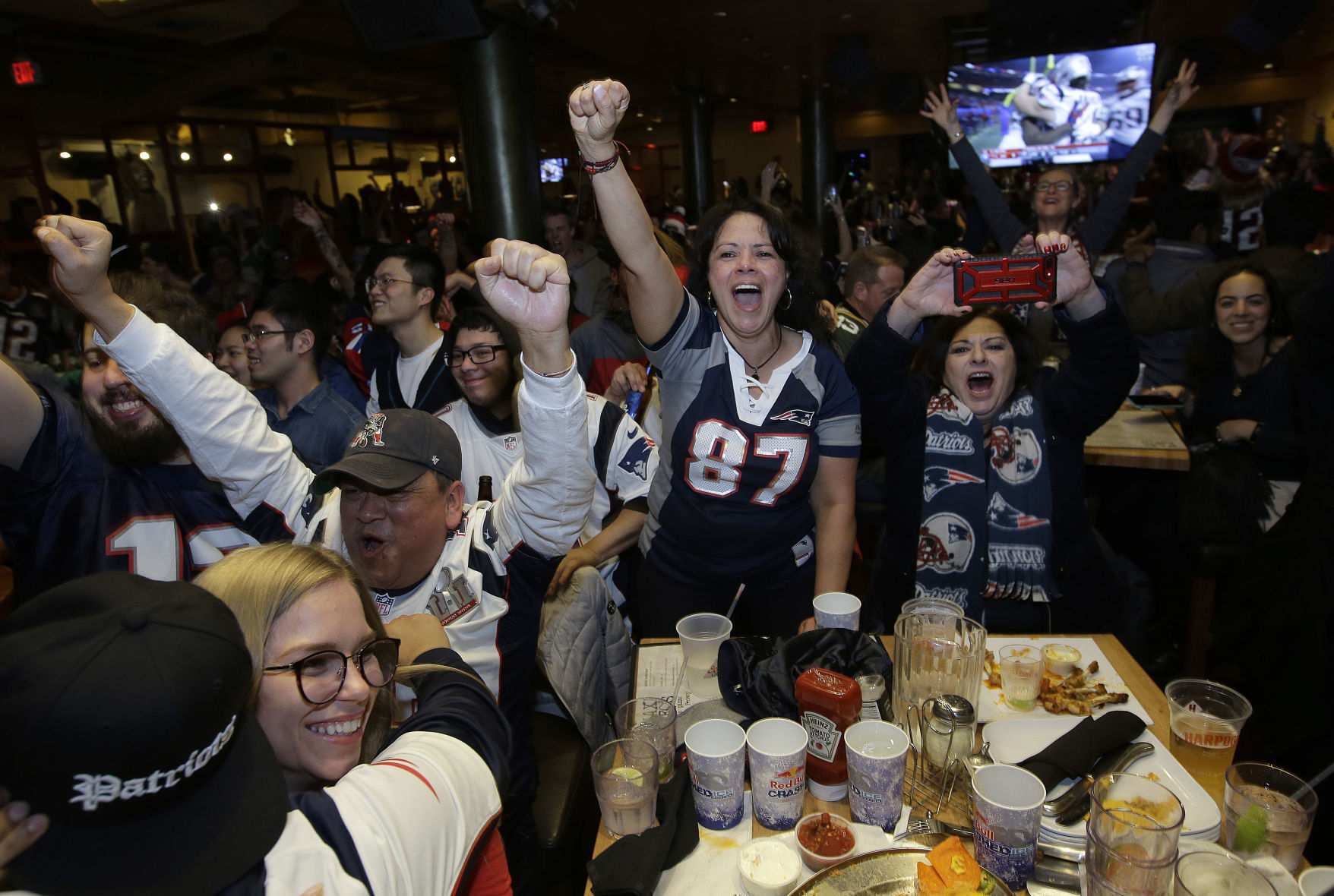 Patriots Rams Super Bowl Football